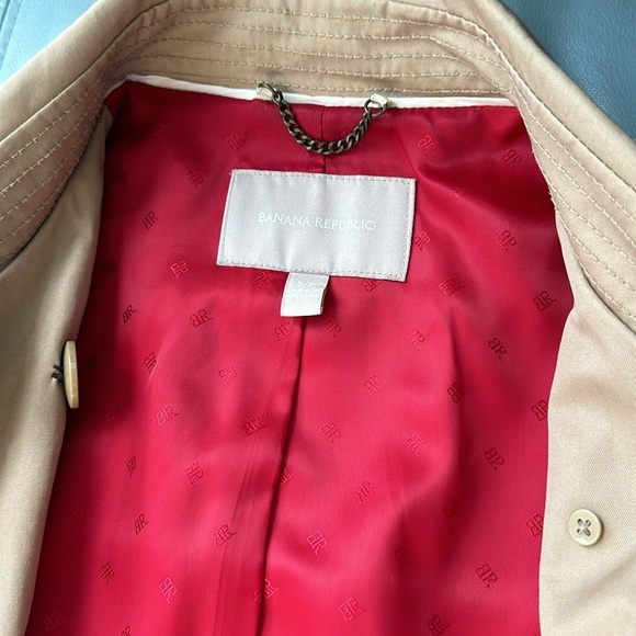 Banana Republic trench coat - Picture 3 of 9